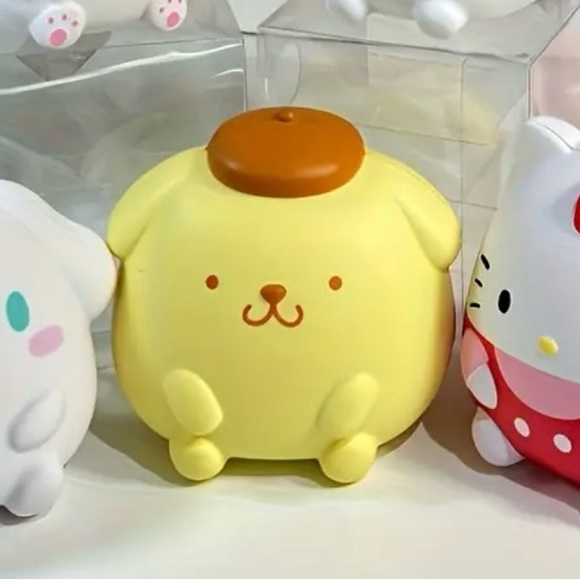 Pompompurin Squishy Ball - Picture 2 of 3
